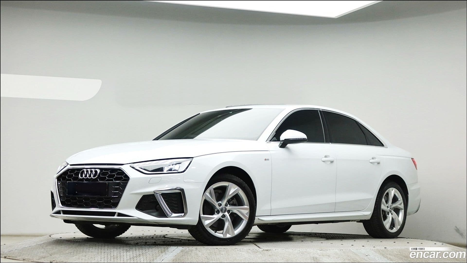 Main__Slider__Photo:A4 Audi 2020.10-0