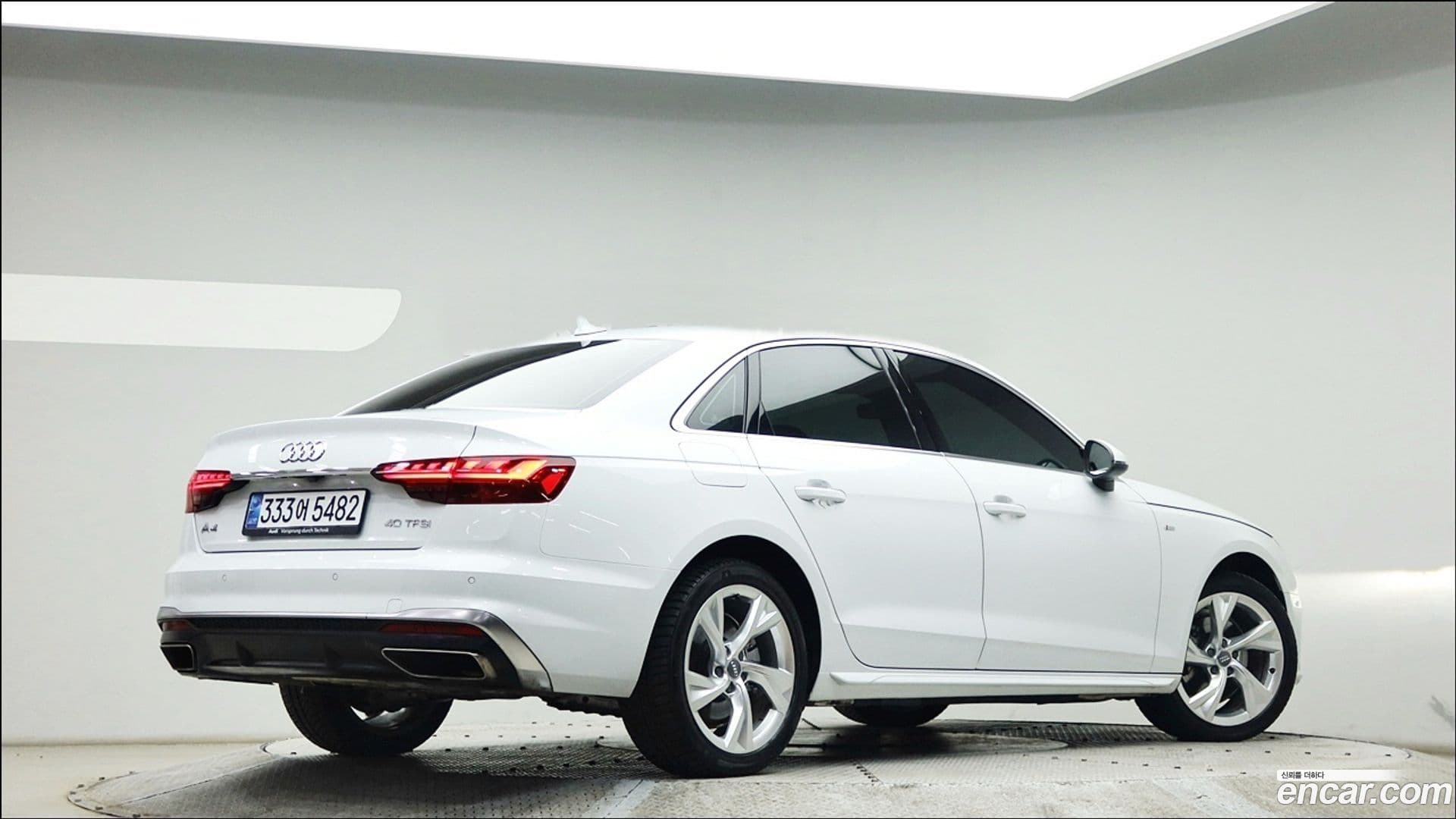 Main__Slider__Photo:A4 Audi 2020.10-1