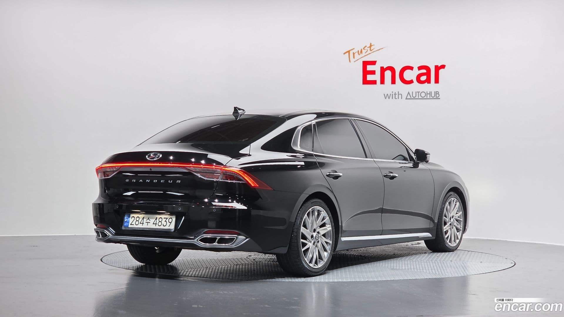 Main__Slider__Photo:Grandeur Hyundai 2020.6-1