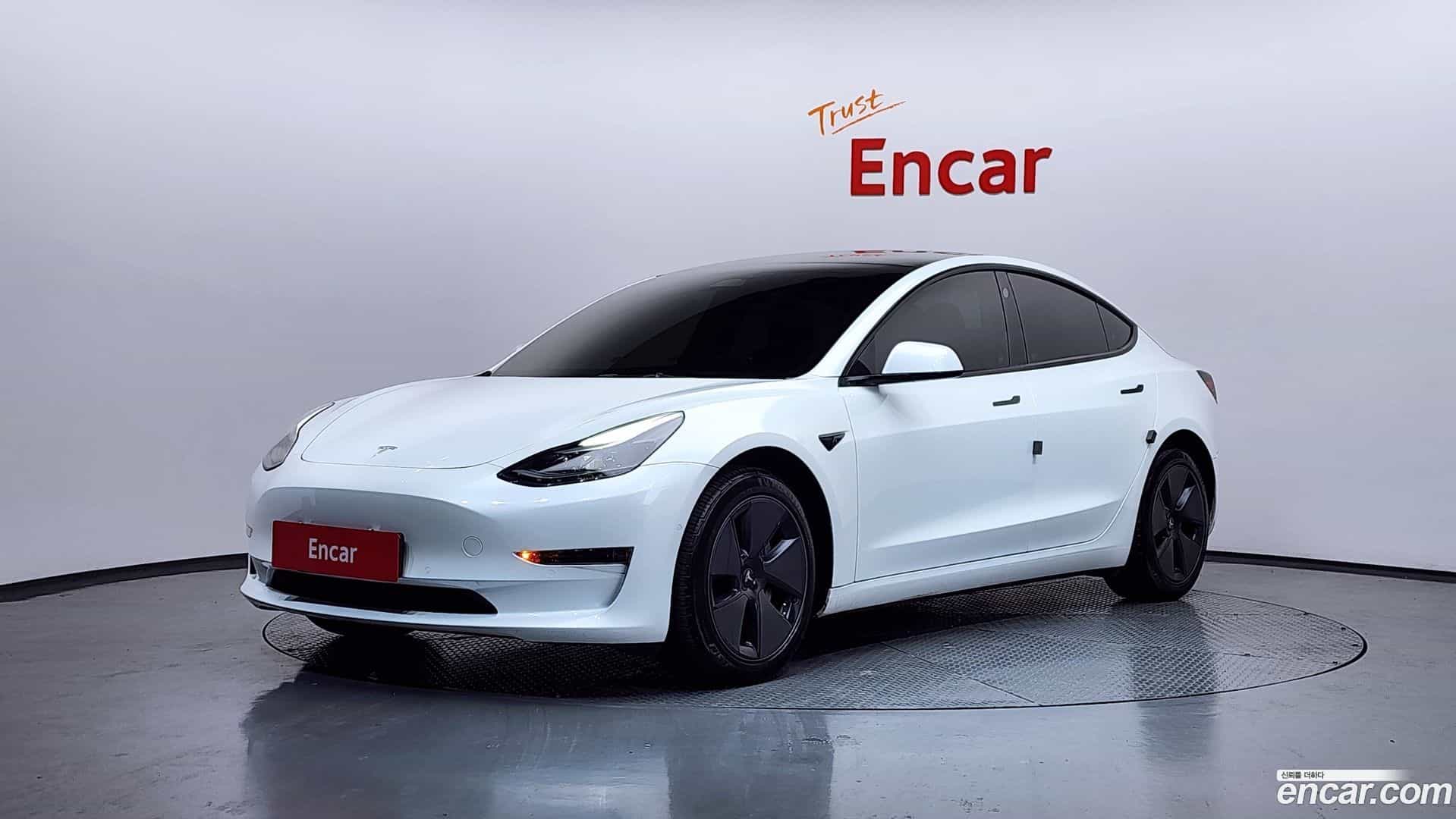 Model 3 Tesla 2022.8-OUTER-001