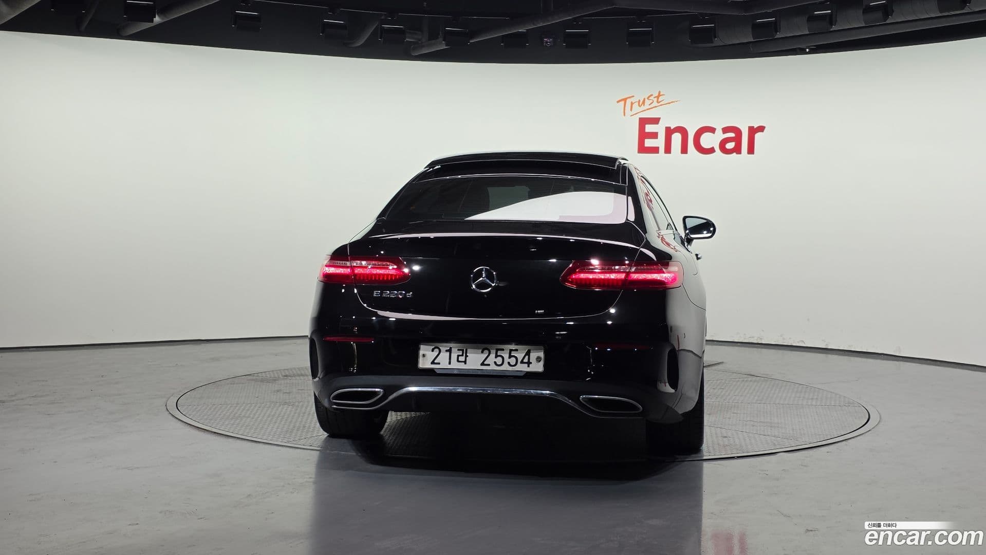 Main__Slider__Photo:E-Class Mercedes-Benz 2019.3-3