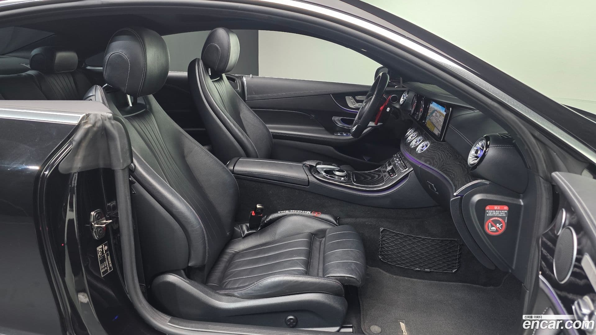 Main__Slider__Photo:E-Class Mercedes-Benz 2019.3-9