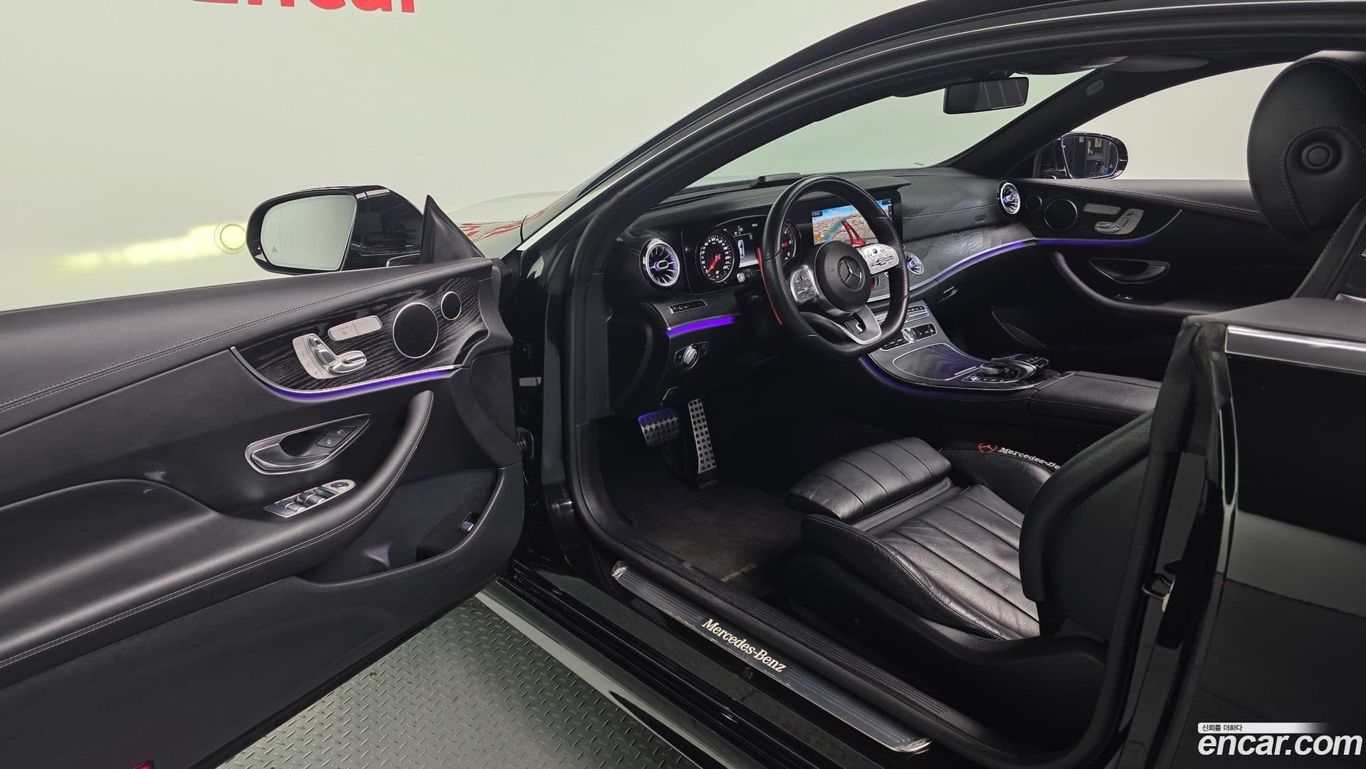 Main__Slider__Photo:E-Class Mercedes-Benz 2019.3-10