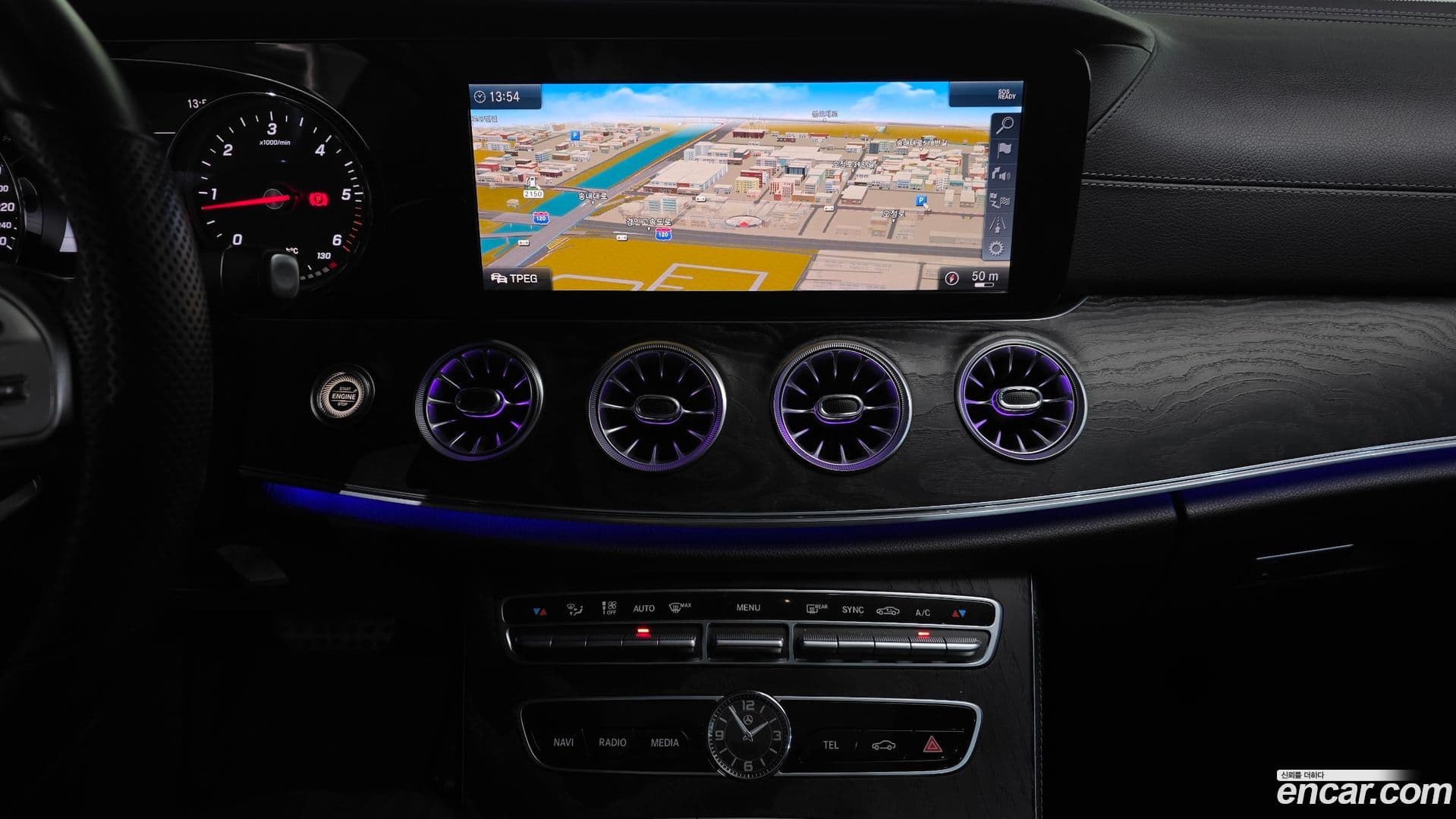 Main__Slider__Photo:E-Class Mercedes-Benz 2019.3-13