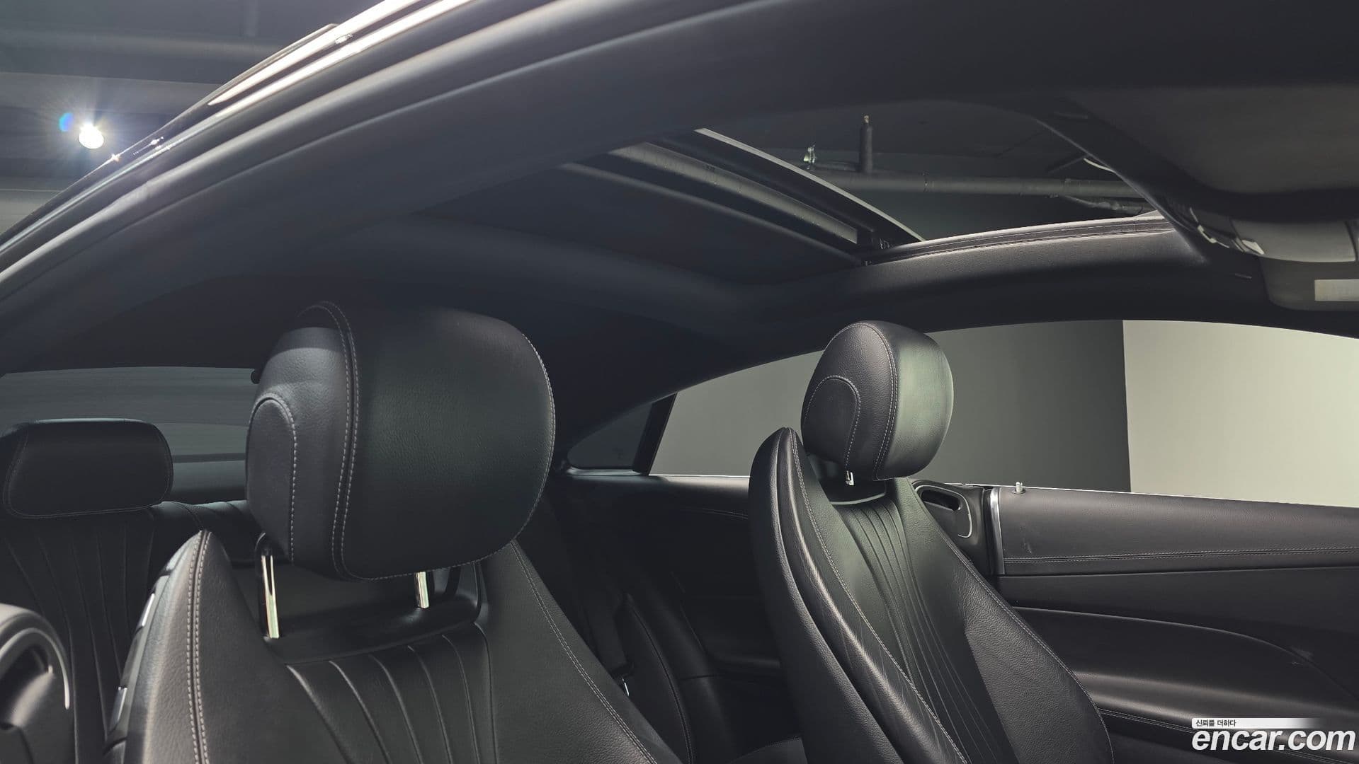 Main__Slider__Photo:E-Class Mercedes-Benz 2019.3-17