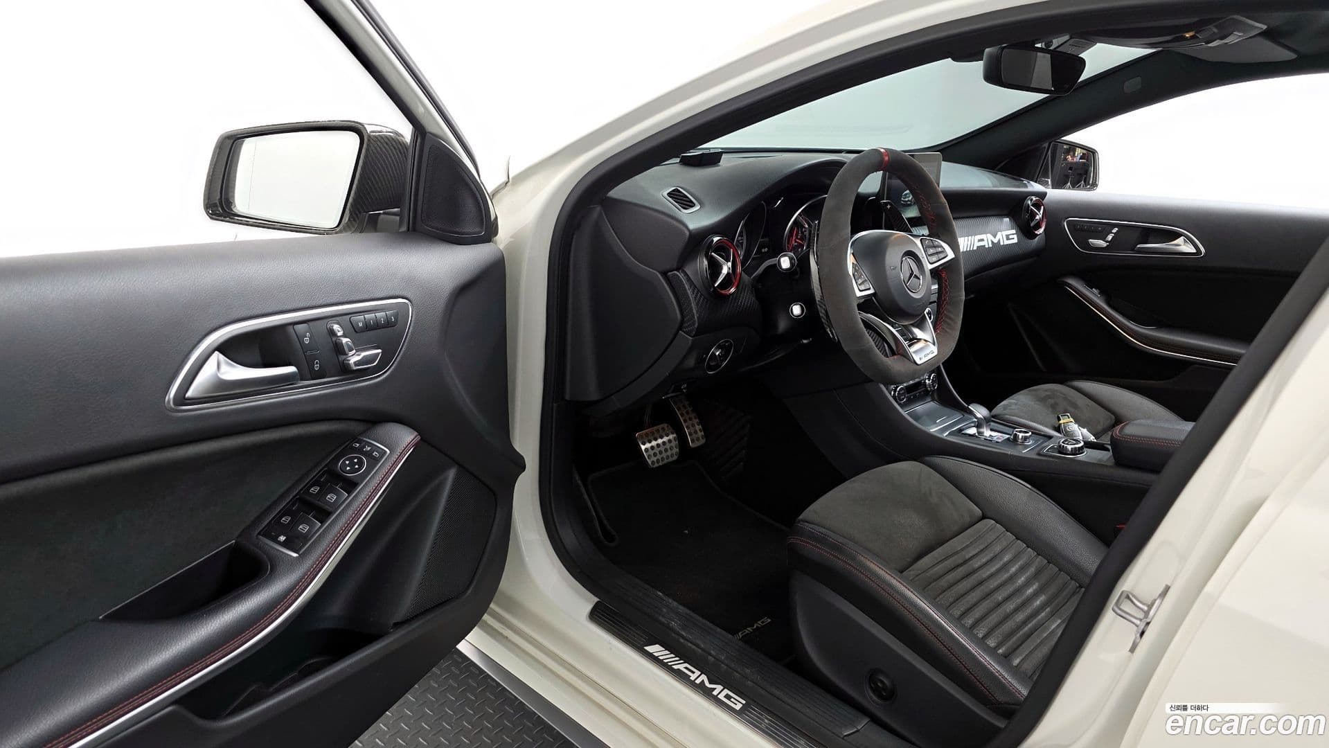 Main__Slider__Photo:A-Class Mercedes-Benz 2017.11-9