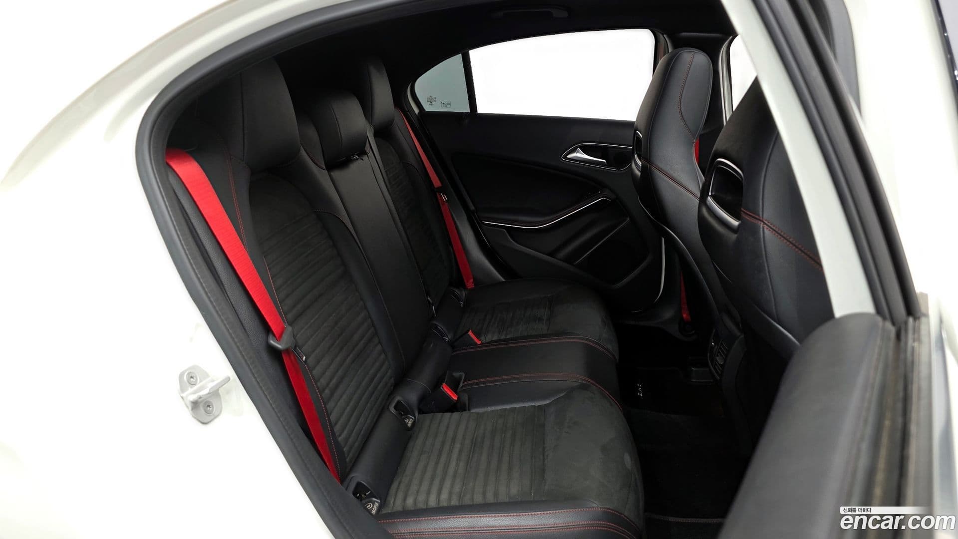 Main__Slider__Photo:A-Class Mercedes-Benz 2017.11-11