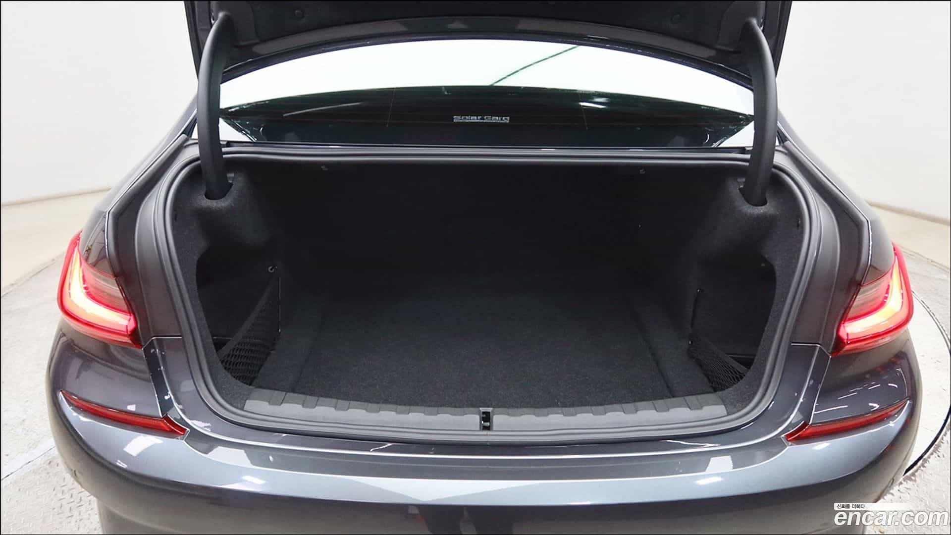 3-Series BMW 2021.10-INNER-008