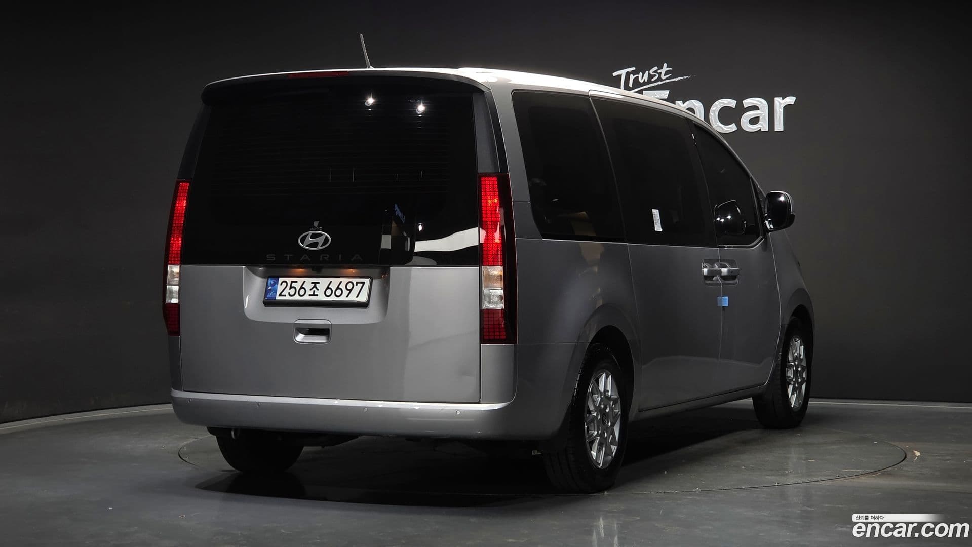 Main__Slider__Photo:Staria Hyundai 2024.11-1