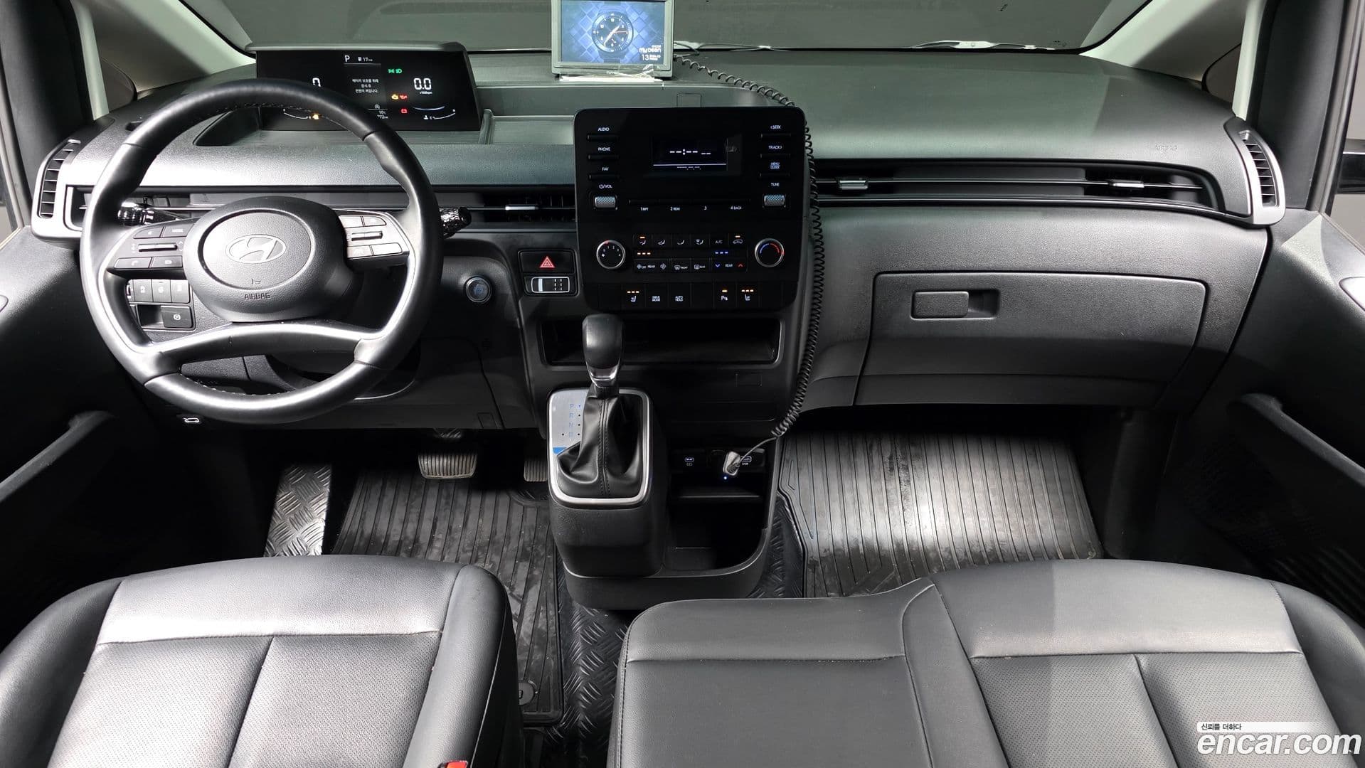 Main__Slider__Photo:Staria Hyundai 2024.11-6