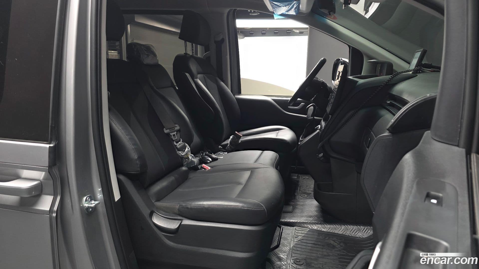 Main__Slider__Photo:Staria Hyundai 2024.11-10