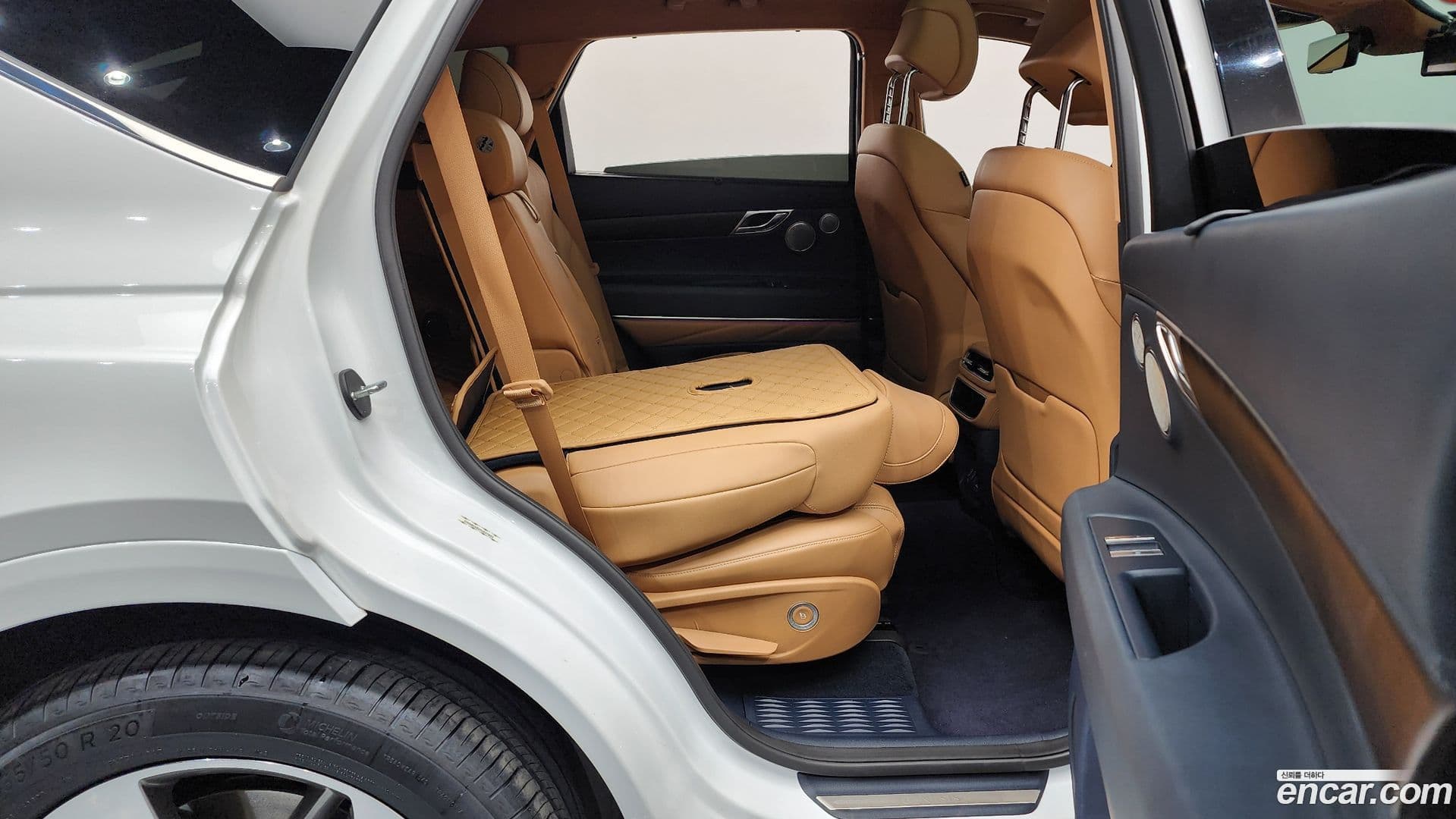 Main__Slider__Photo:GV80 Genesis 2021.11-11