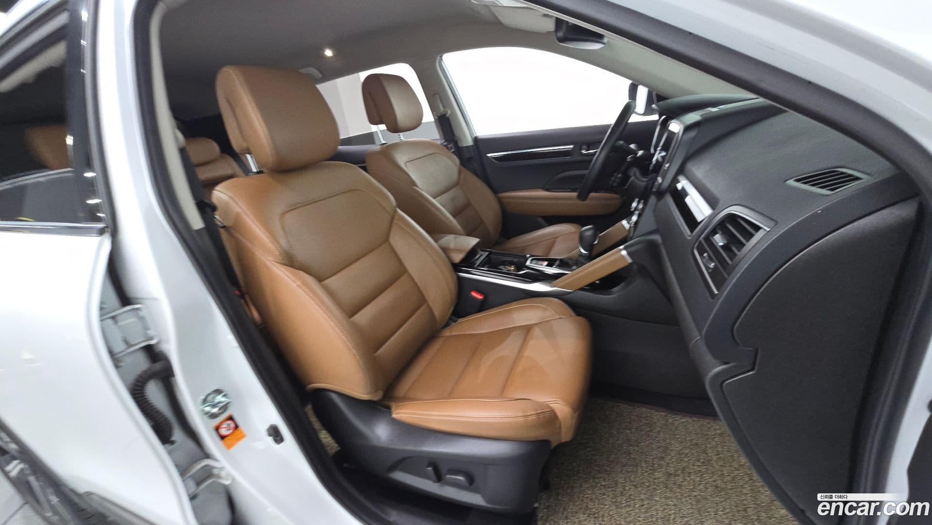 Main__Slider__Photo:QM6 Renault-KoreaSamsung 2023.8-10