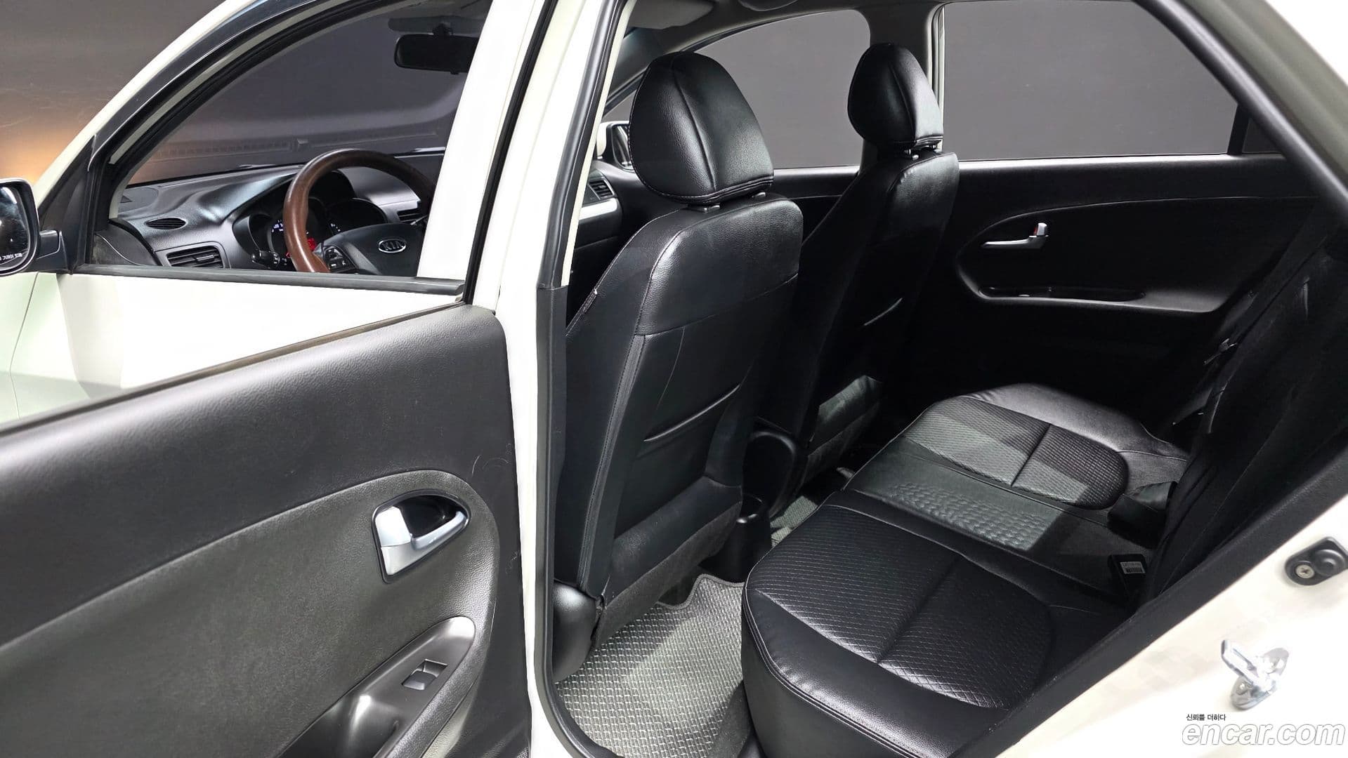 Main__Slider__Photo:morning Kia 2012.1-11