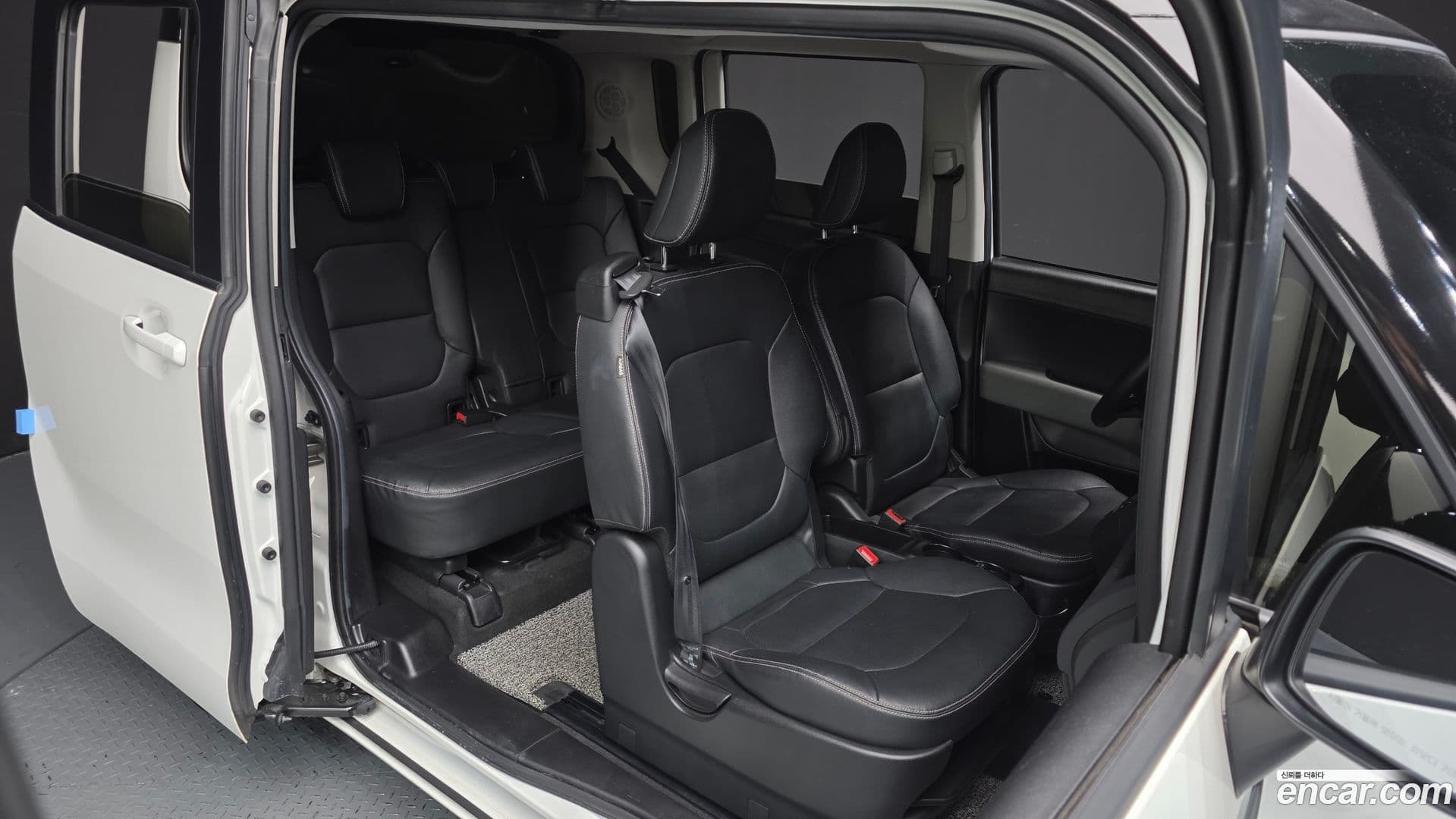 Main__Slider__Photo:RAY Kia 2022.10-11