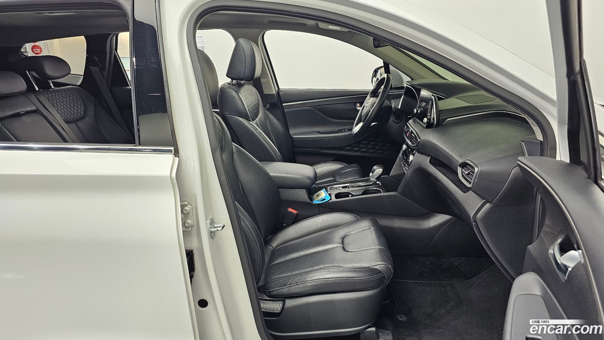 Main__Slider__Photo:Santafe Hyundai 2018.7-9