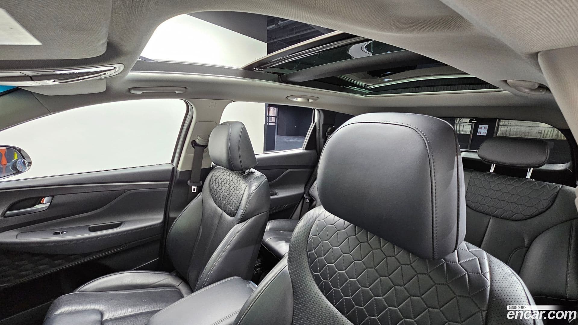 Main__Slider__Photo:Santafe Hyundai 2018.7-18