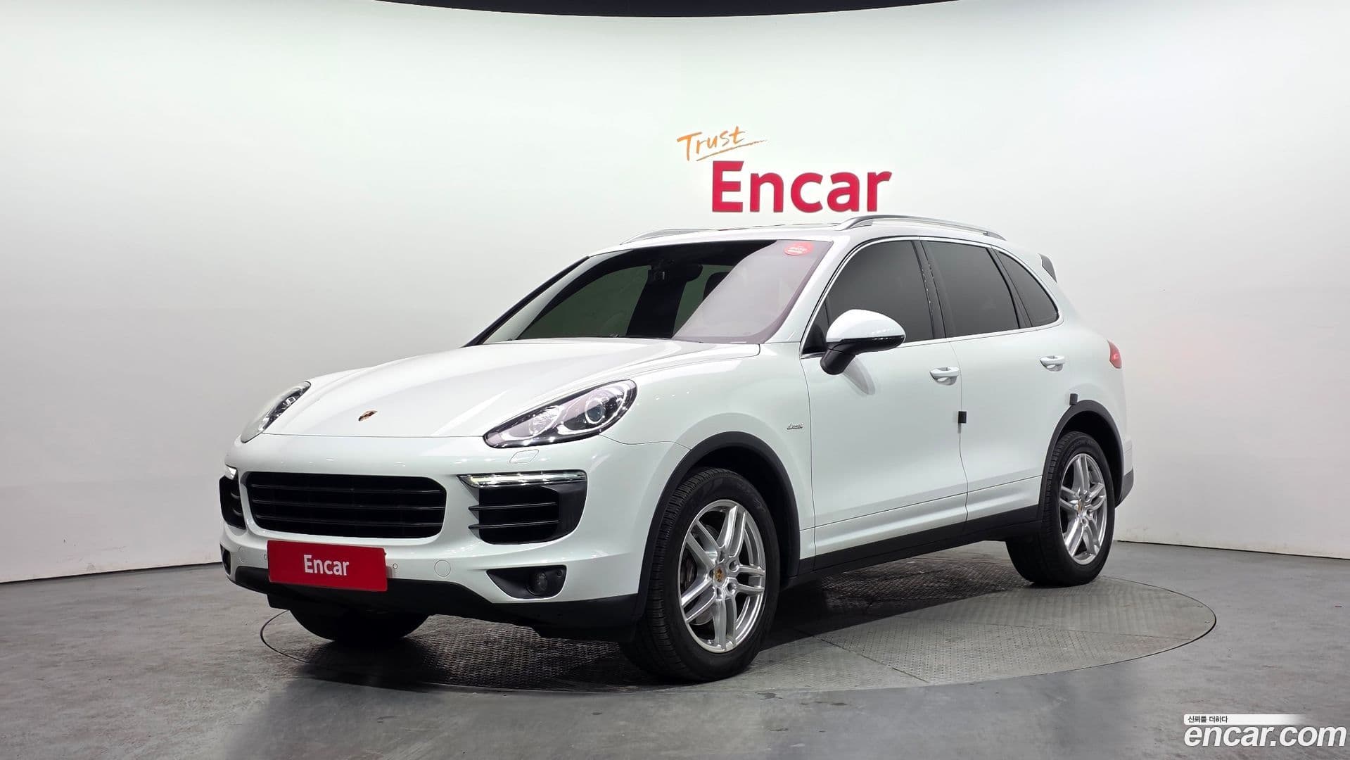 Main__Slider__Photo:Cayenne Porsche 2015.11-0