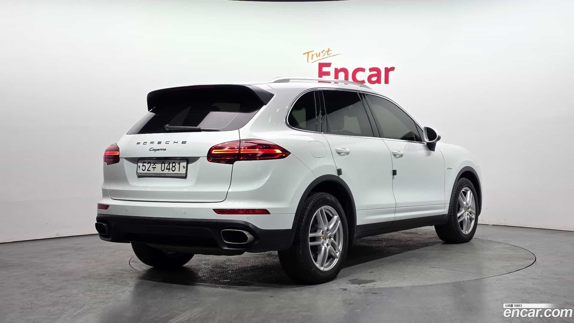 Cayenne Porsche 2015.11-OUTER-002