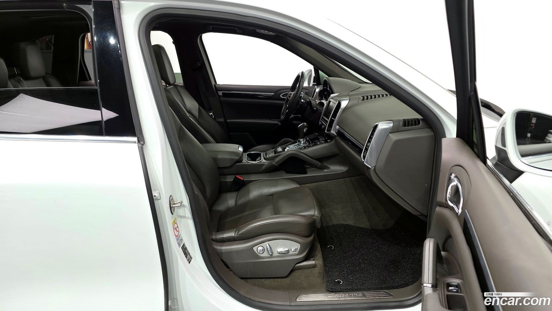 Main__Slider__Photo:Cayenne Porsche 2015.11-10