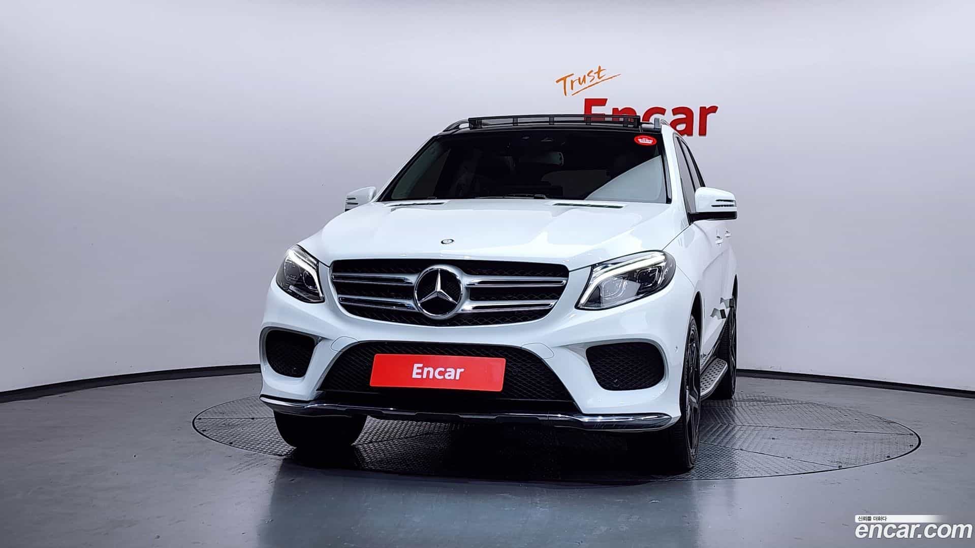 GLE-Class Mercedes-Benz 2016.9-OUTER-003