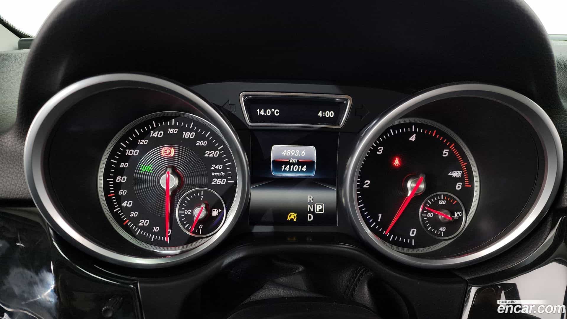 GLE-Class Mercedes-Benz 2016.9-INNER-008