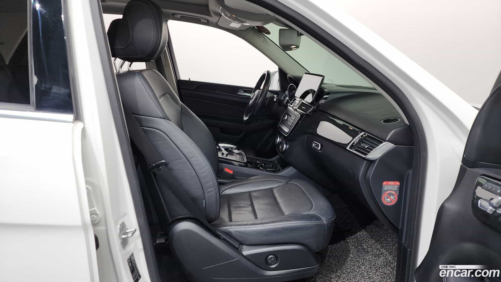 GLE-Class Mercedes-Benz 2016.9-OPTION-015