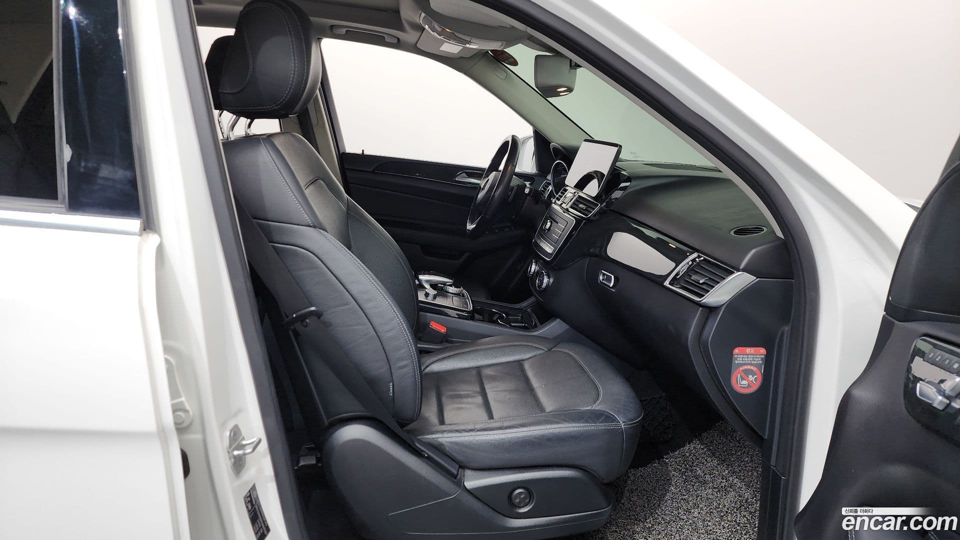 Main__Slider__Photo:GLE-Class Mercedes-Benz 2016.9-10