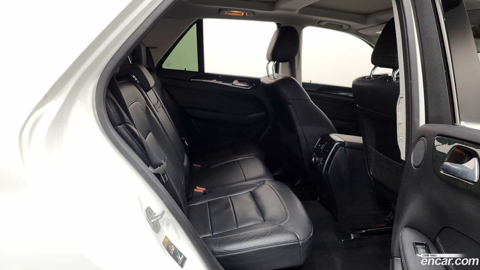 GLE-Class Mercedes-Benz 2016.9-OPTION-016