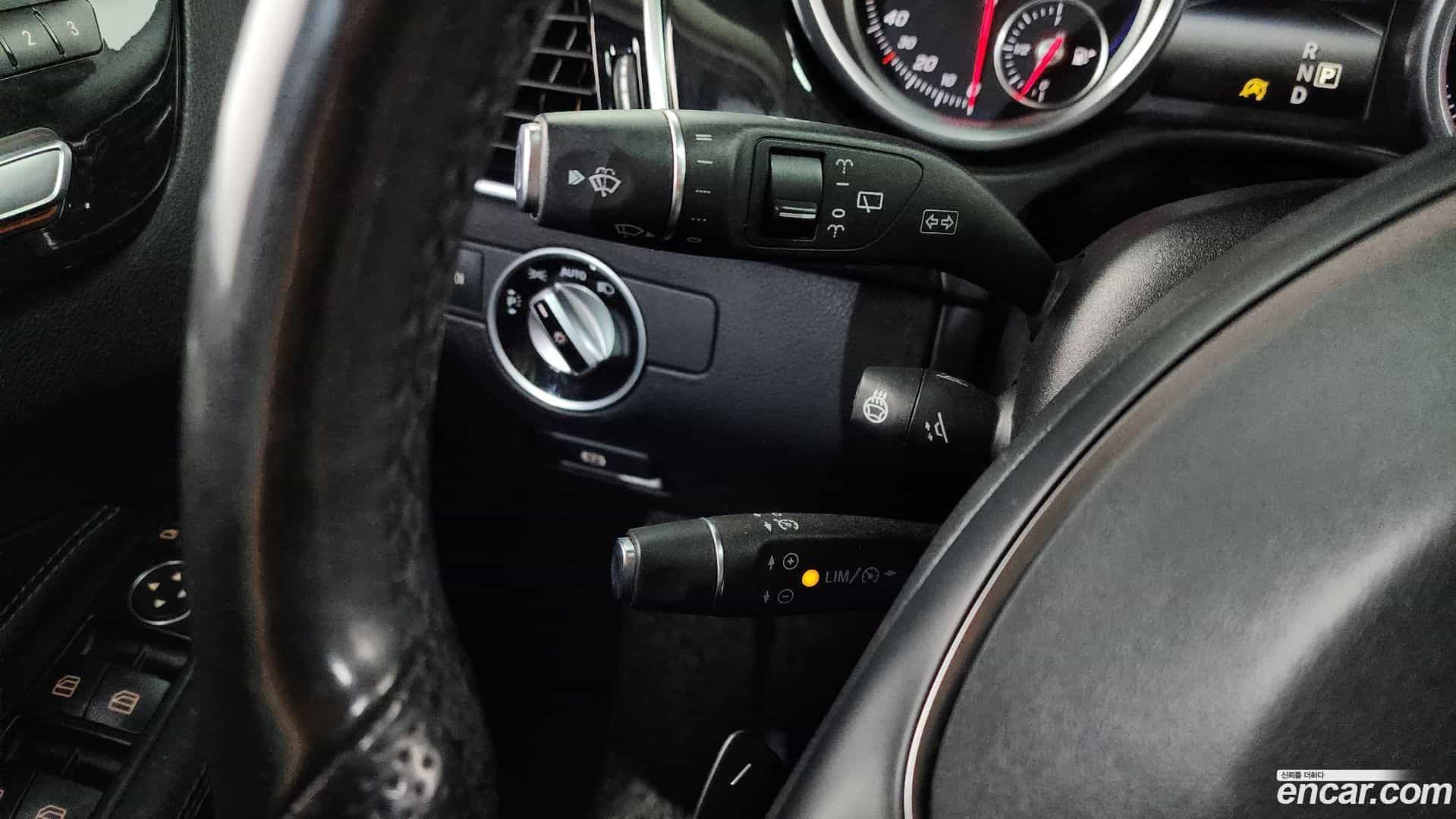 GLE-Class Mercedes-Benz 2016.9-OPTION-021