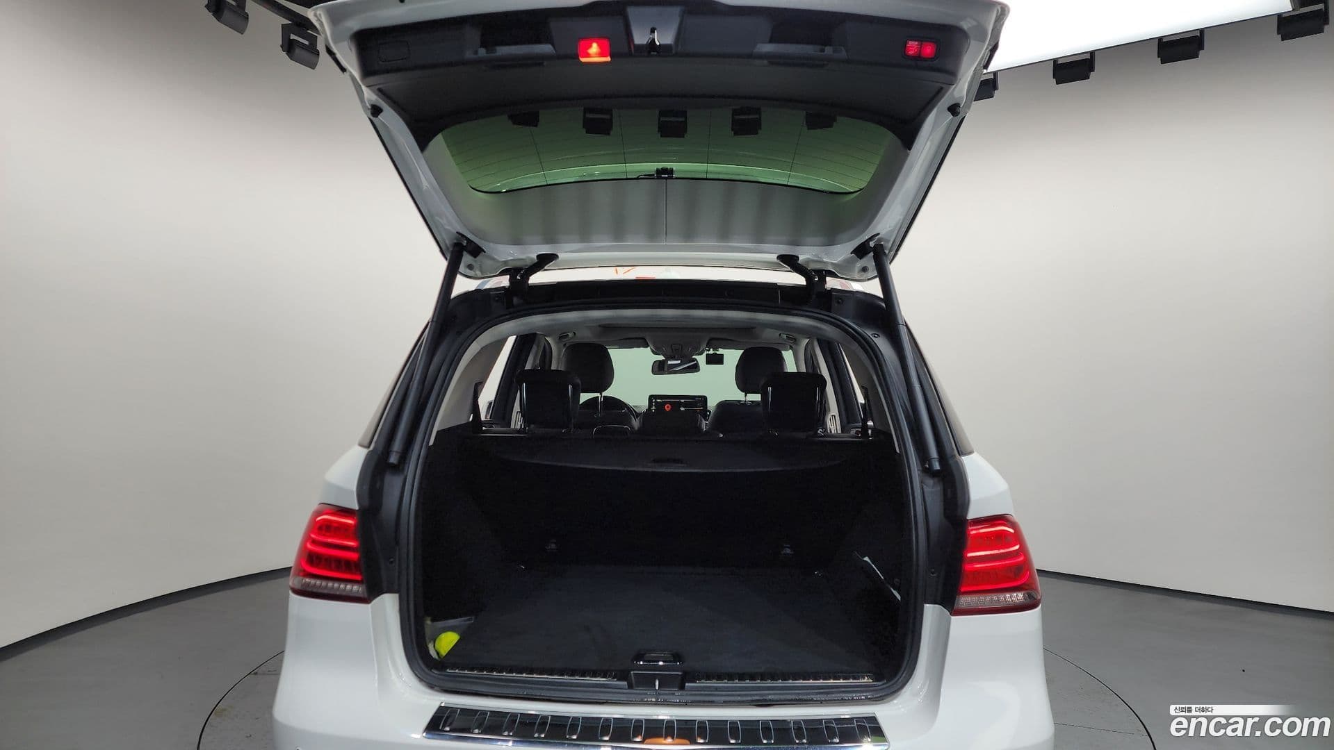 Main__Slider__Photo:GLE-Class Mercedes-Benz 2016.9-19