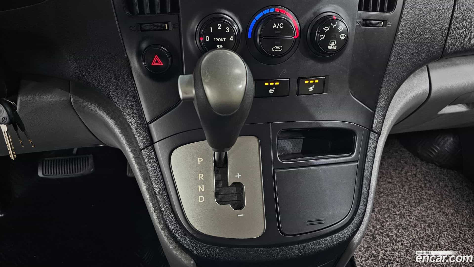 Starex Hyundai 2014.2-INNER-009