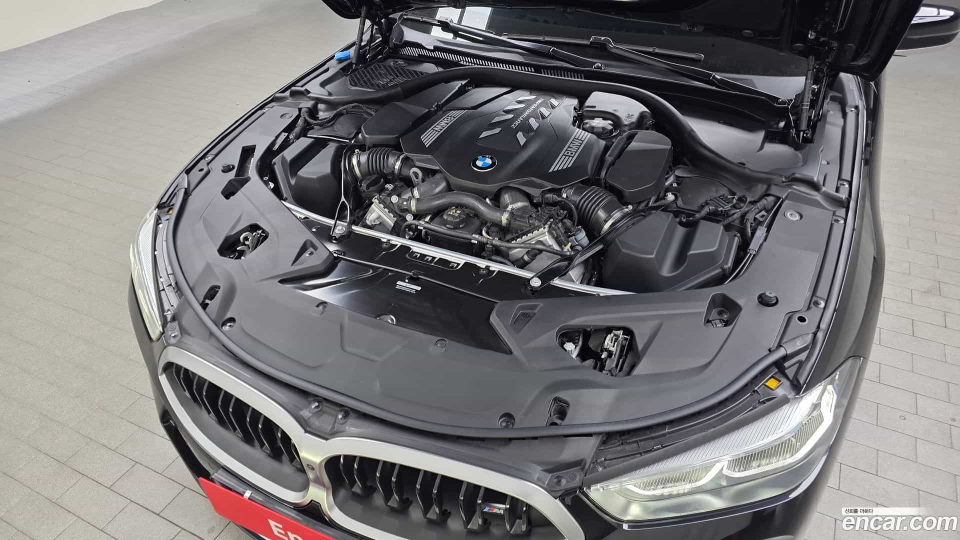 8-Series BMW 2024.7-INNER-006