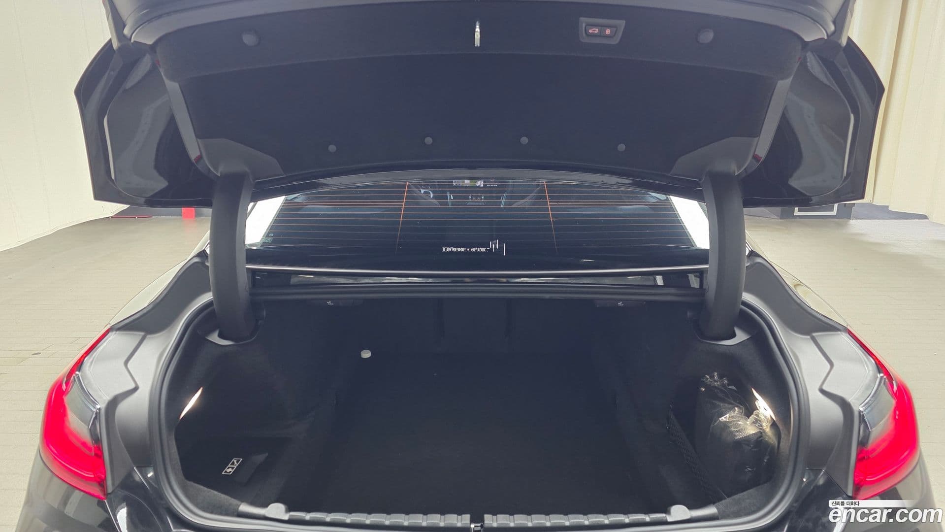 Main__Slider__Photo:8-Series BMW 2024.7-19