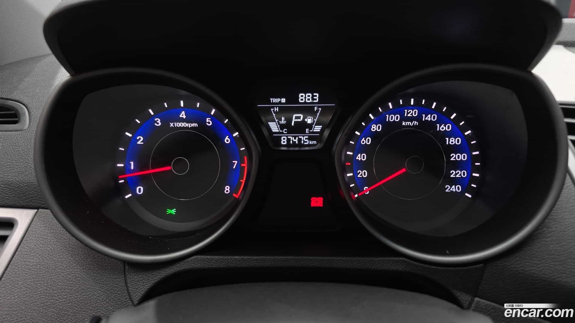 AVANTE Hyundai 2014.6-INNER-008