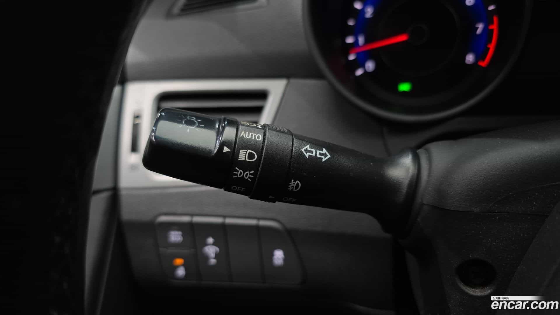 AVANTE Hyundai 2014.6-OPTION-023