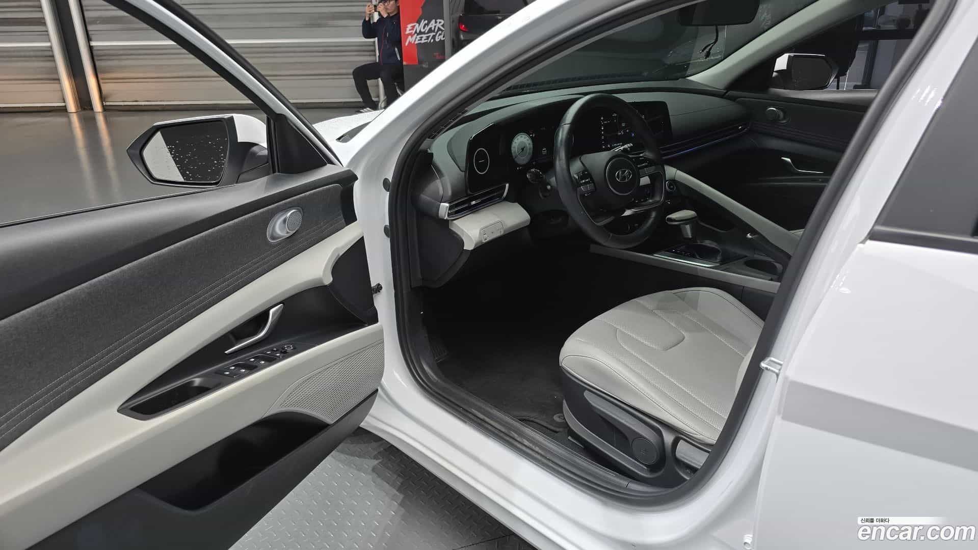 AVANTE Hyundai 2022.0-OPTION-015