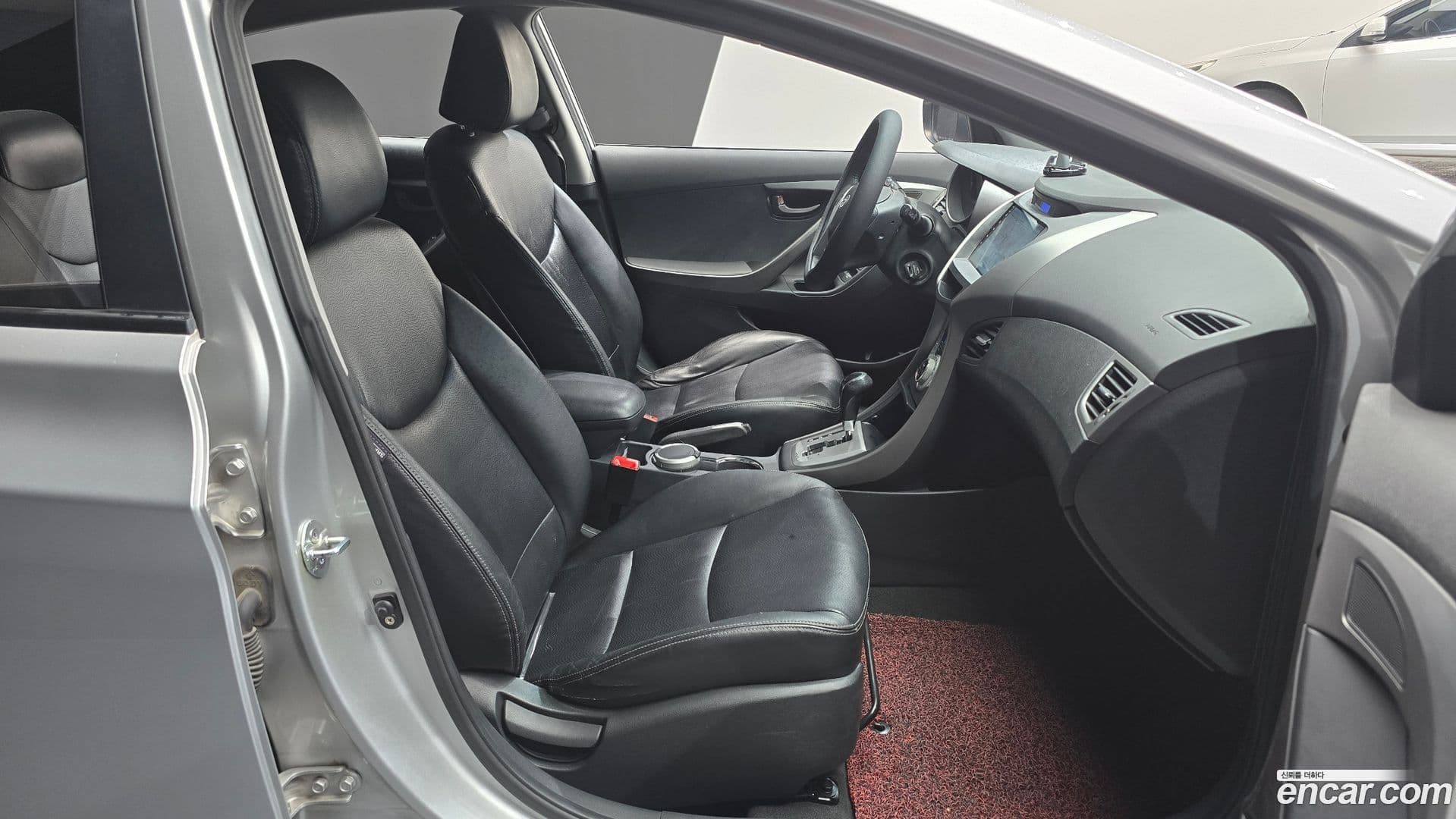 Main__Slider__Photo:AVANTE Hyundai 2010.7-9