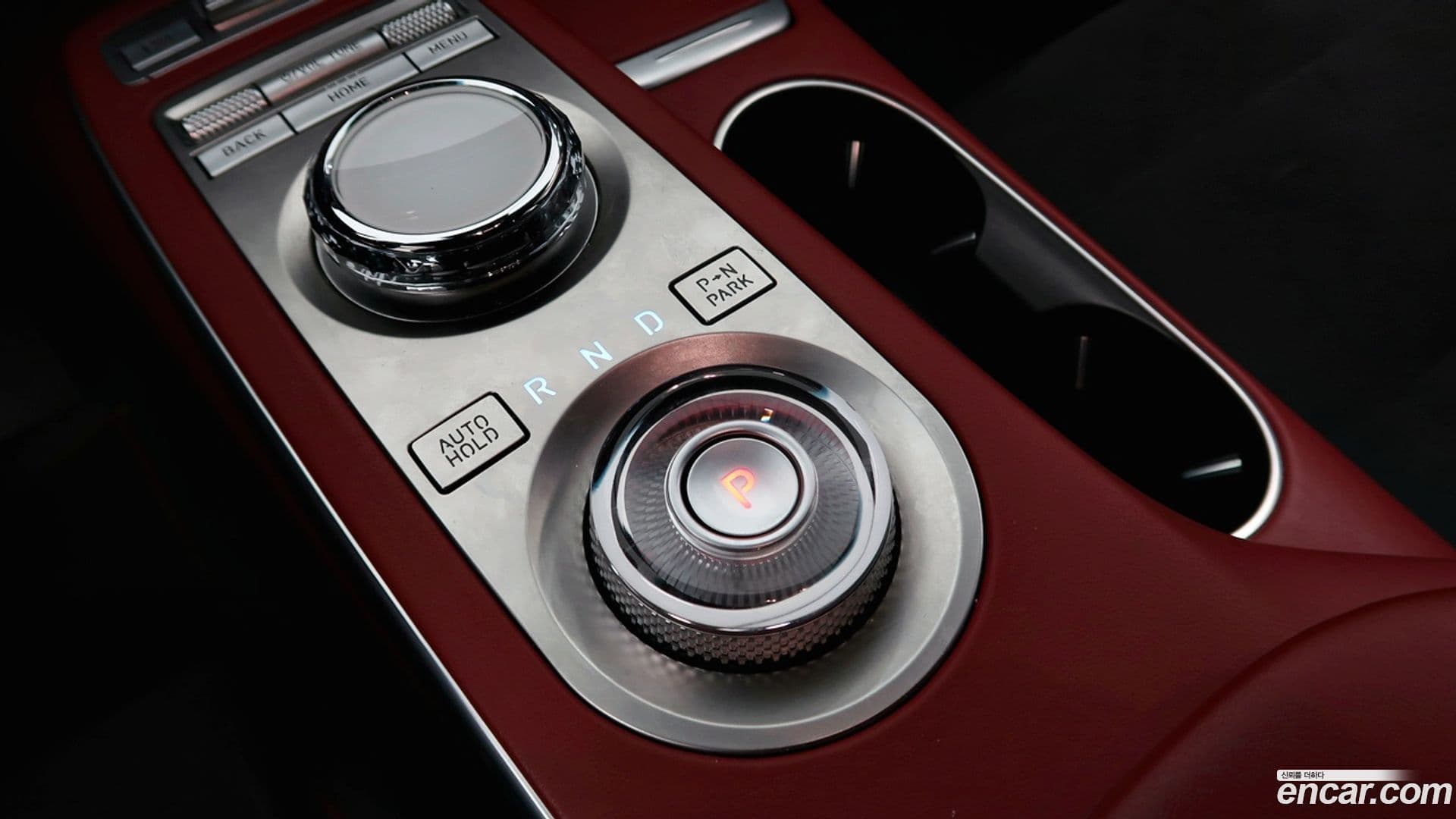 Main__Slider__Photo:GV70 Genesis 2021.2-10