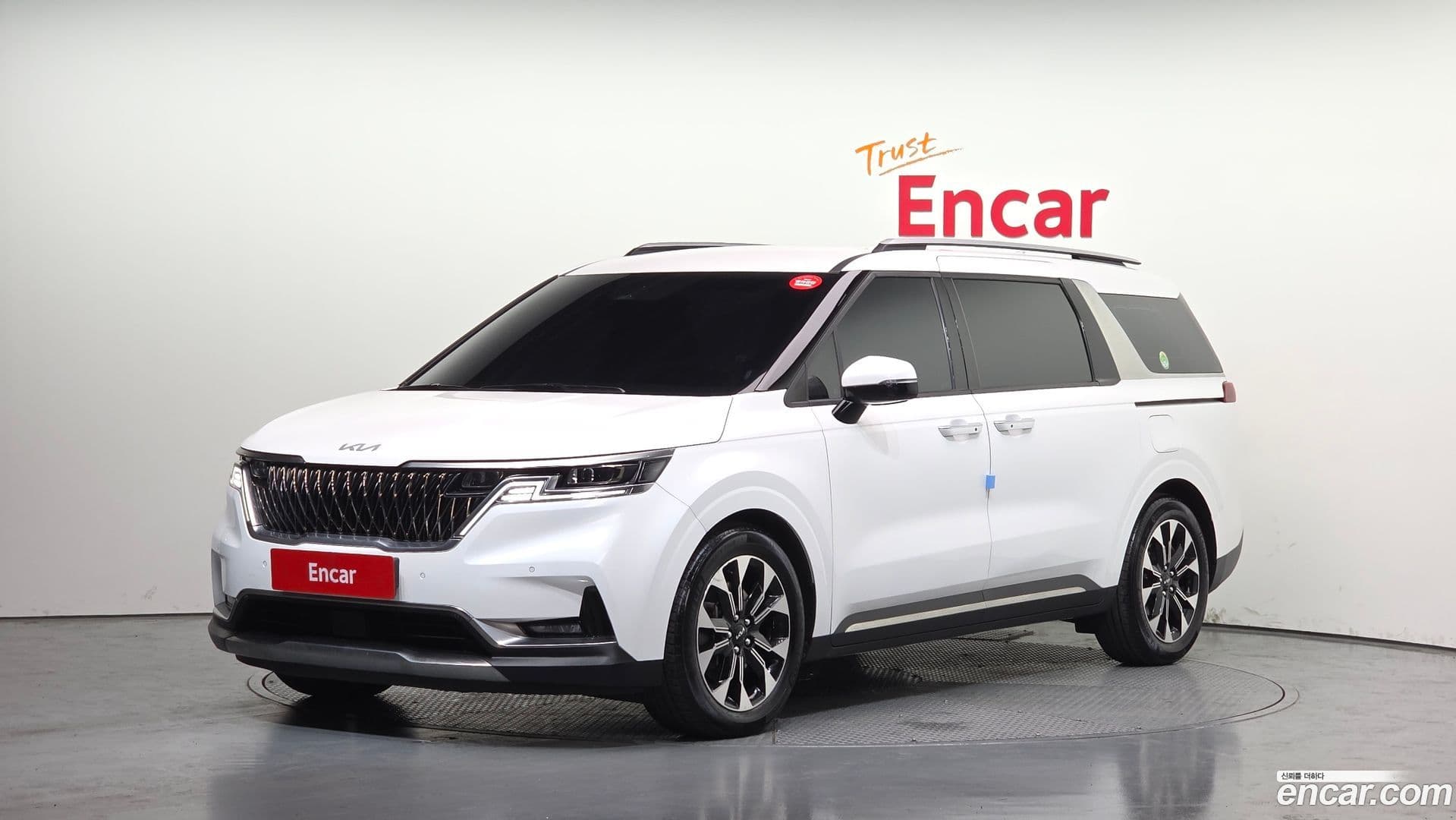 Main__Slider__Photo:Canival Kia 2022.7-0