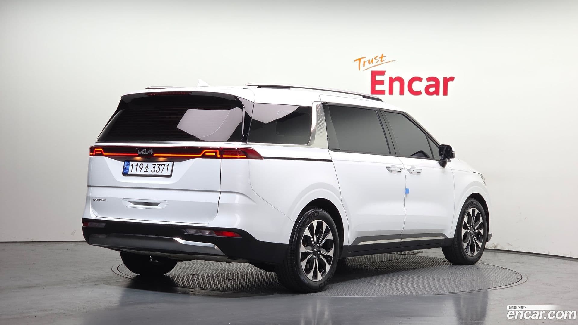 Main__Slider__Photo:Canival Kia 2022.7-1