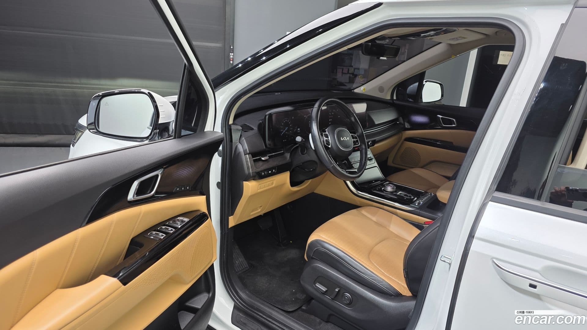 Main__Slider__Photo:Canival Kia 2022.7-9