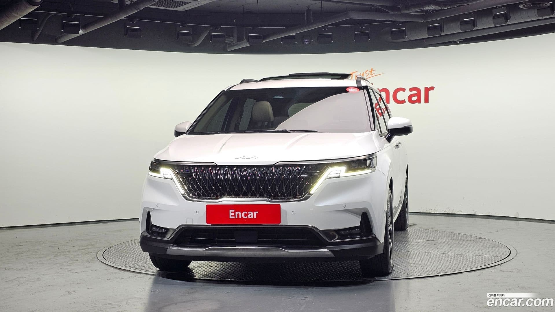 Main__Slider__Photo:Canival Kia 2023.3-2