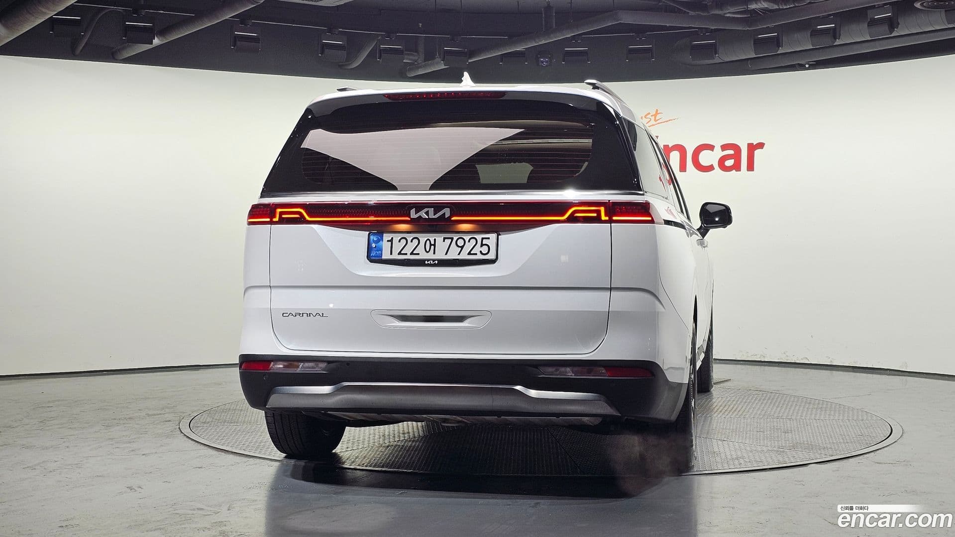 Main__Slider__Photo:Canival Kia 2023.3-3