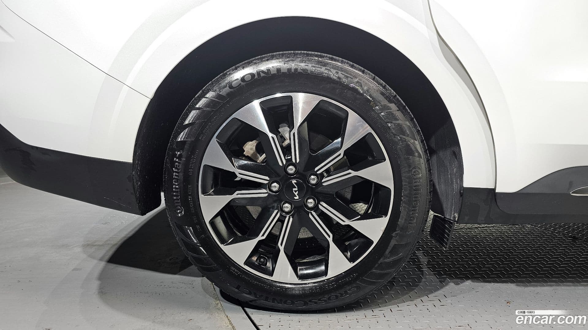 Main__Slider__Photo:Canival Kia 2023.3-4