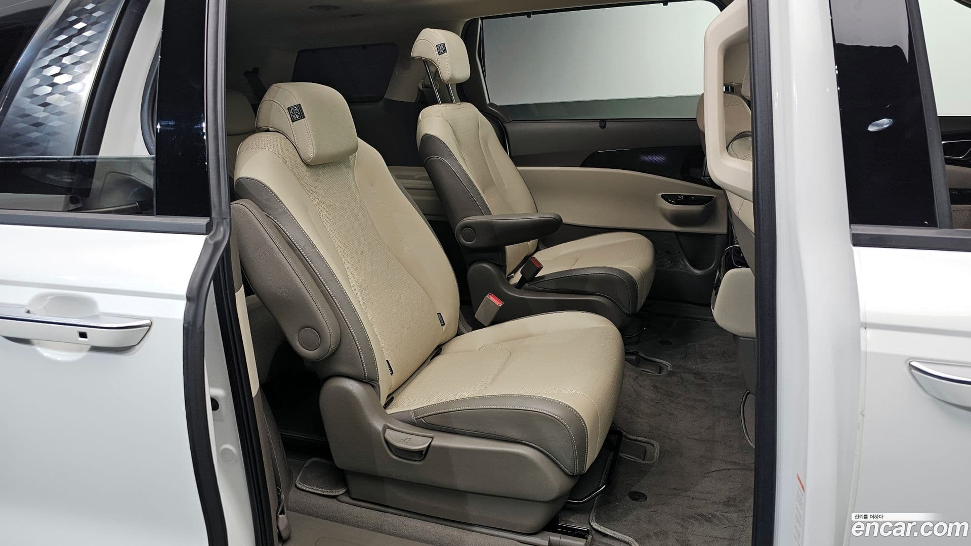 Main__Slider__Photo:Canival Kia 2023.3-11