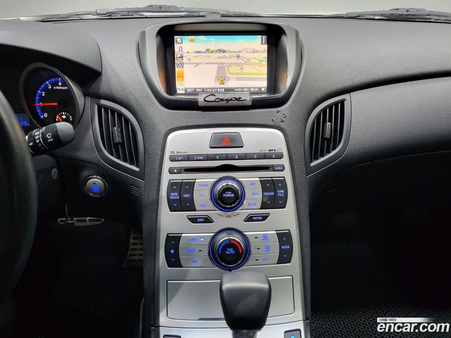 Main__Slider__Photo:Genesis Hyundai 2008.10-10