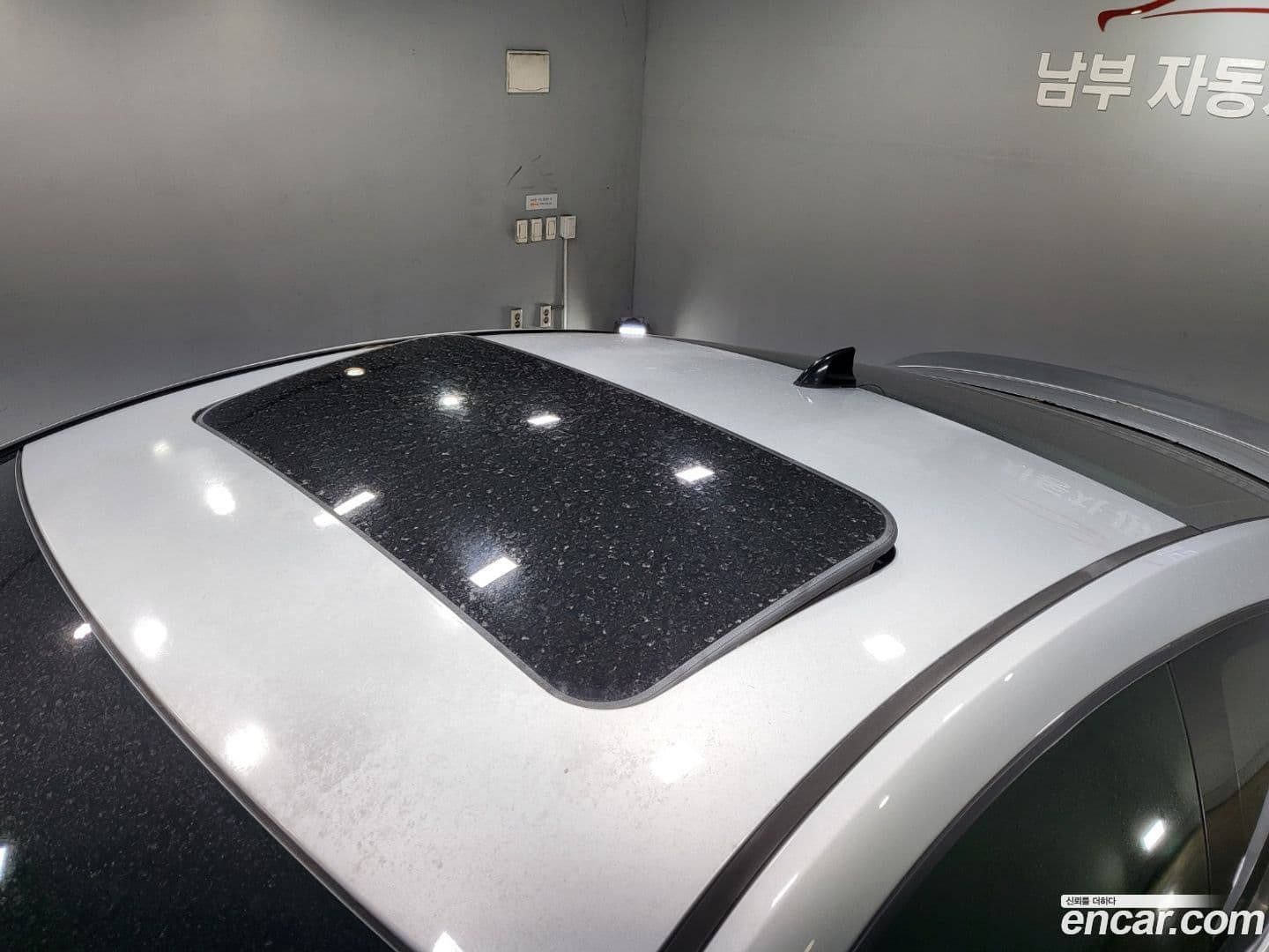 Main__Slider__Photo:Genesis Hyundai 2008.10-16