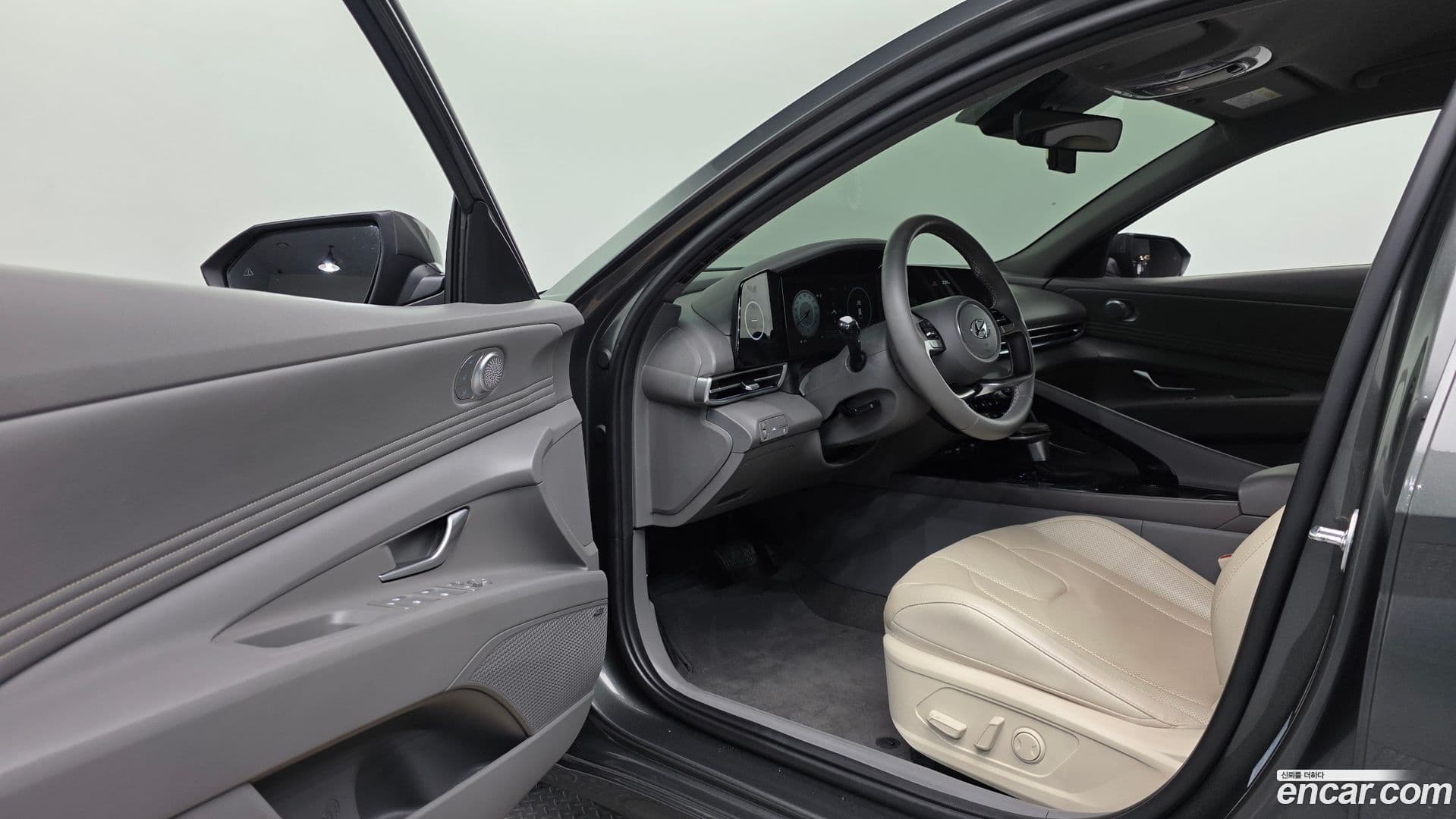 Main__Slider__Photo:AVANTE Hyundai 2022.3-10