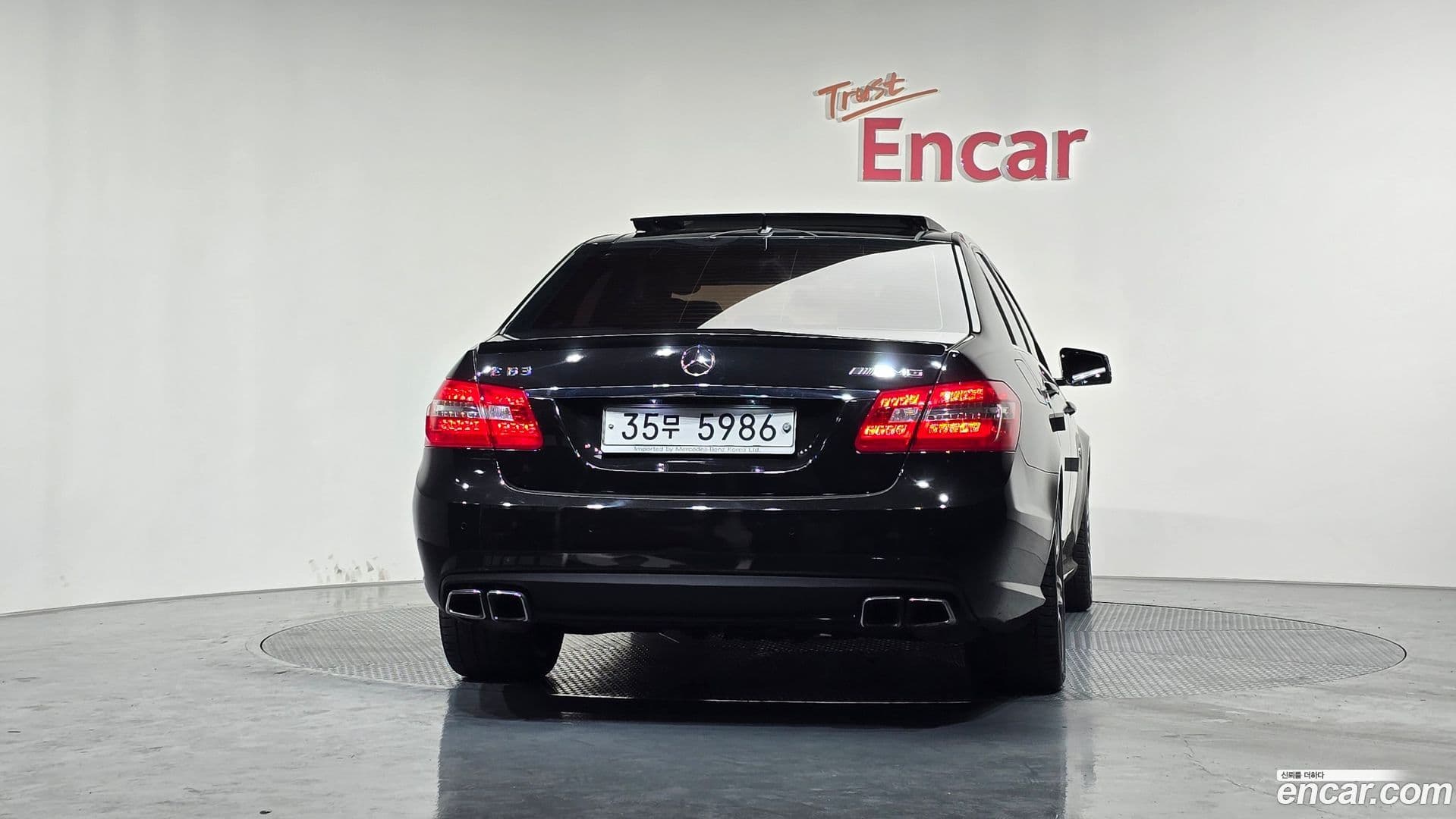 Main__Slider__Photo:E-Class Mercedes-Benz 2009.11-3